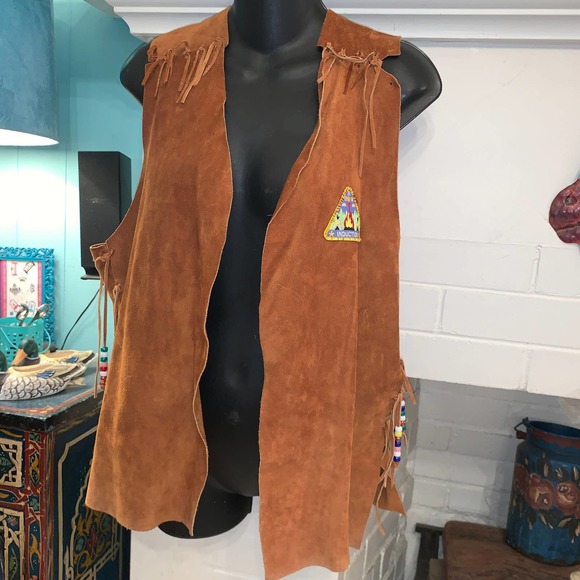 VINTAGE SUEDE FESTIVAL HIPPIE VEST w/ BEADED FRINGE & VINTAGE PATCH UNISEX - Picture 4 of 10
